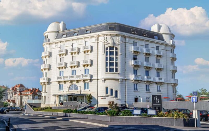 Hello Biarritz: Private 2-Hour Intro Walk with Local Guide - Comparing to Similar Experiences in the Region