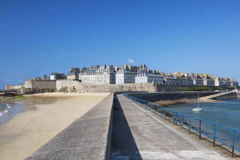 Hello Saint-Malo: Private 2-Hour Intro Walk with Local Guide - Discover Saint-Malo in Two Hours with a Private Guide