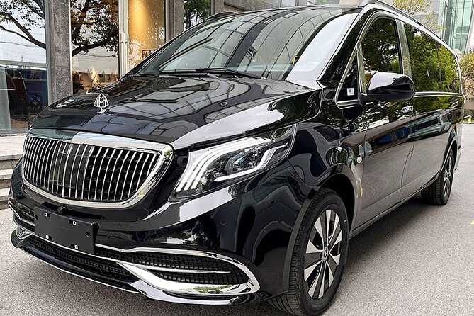 Helsinki Airport HEL Private Arrival Transfer to Helsinki City - Efficient and Private Helsinki Airport HEL Transfer for Up to 3 Travelers