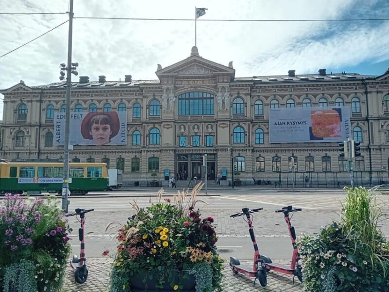 Helsinki: Architectural Highlights Guided Walking Tour - Experience the Charm of Helsinki’s Historic and Modern Buildings