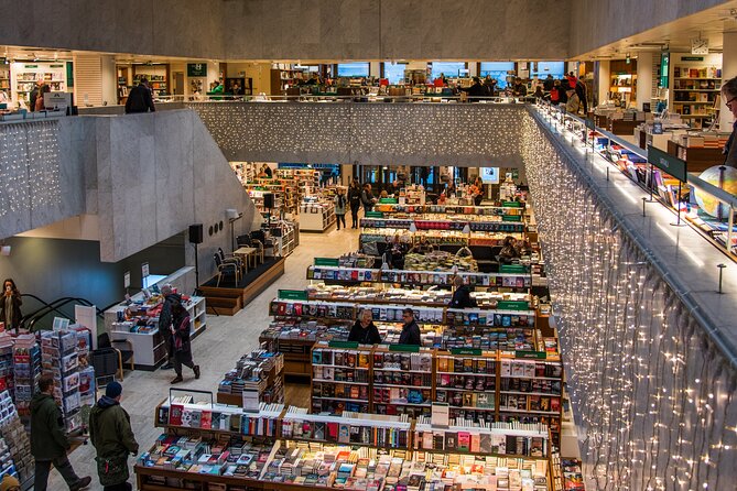 Helsinki architecture tour with a city planner - The Academic Bookstore and Helsinki Central Railway Station