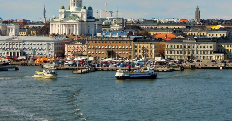 Helsinki: Express Walk with a Local in 60 minutes - Discovering Helsinki’s Seaside and Harbour Vibe