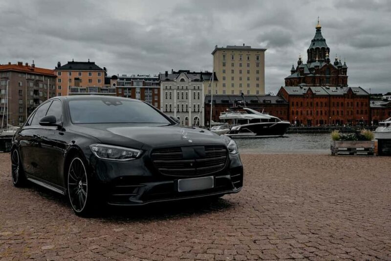 Helsinki & Porvoo: Private Day Tour with Guide - Traveling to Porvoo: The 45-Kilometer Journey