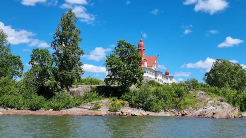 Helsinki: Private City Highlights Tour by VIP car - Discovering the Trendy Districts: Ullanlinna, Eira, and Kaivopuisto