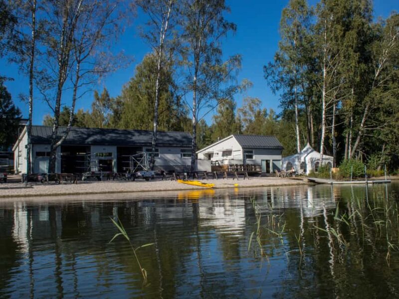 Helsinki: Private Kayak Tour in Eastern Helsinki Archipelago - Practicalities: Meeting Point and What to Bring