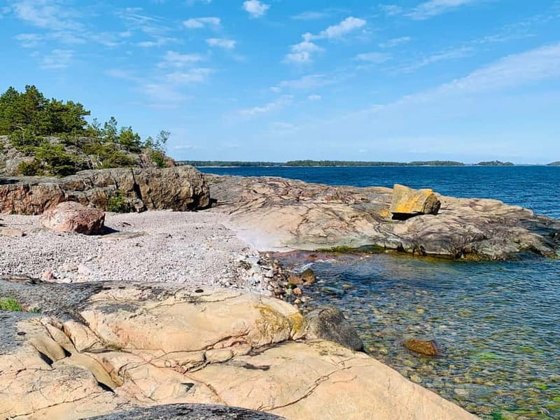 Helsinki: Private RIB Boat Cruise with Snacks and Drinks - Spot Playful Seals in the Baltic Waters
