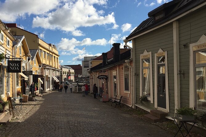 Helsinki Private Sightseeing + Porvoo City Old Town - Discovering Helsinki’s Religious and Cultural Landmarks