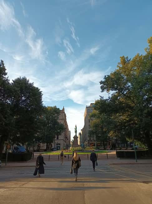 Helsinki: Small-Group Walking Tour with a Historian - Key Points