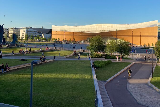 Helsinki Walking Tour - Small Group - Esplanadi Park and the City’s Heart