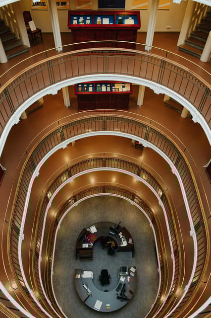 Helsinki Walking Tour with a Sociologist - Key Points