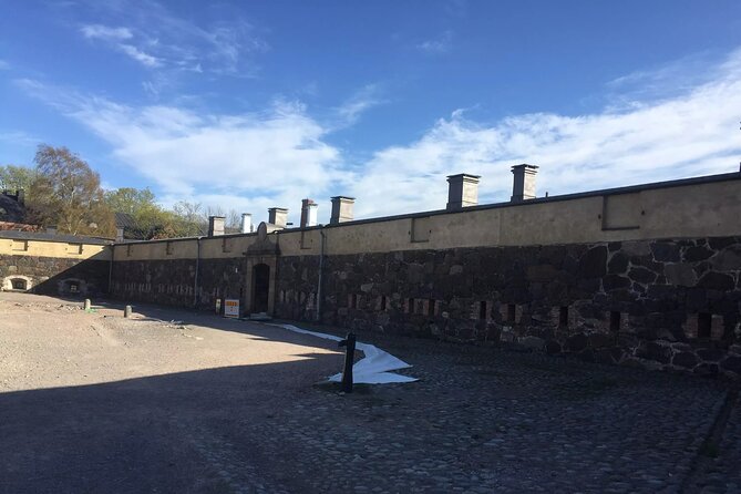 Helsinkis Island Fortress: An Audio Tour of Suomenlinna - The Listening Experience and Guide Style