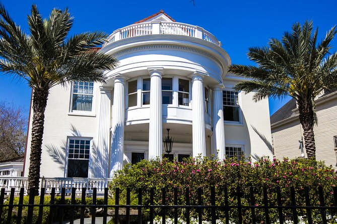 Henley's Private Tours - Guest say "Thoroughly Recommended" - Touring French Quarter, Treme, and Colonial Neighborhoods