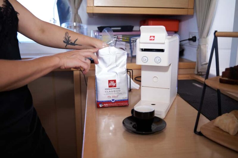 Heraklion: Dia Island Catamaran Trip with Sunset, Meal & Bar - Gaze at the Sunset as the Cruise Returns to Heraklion