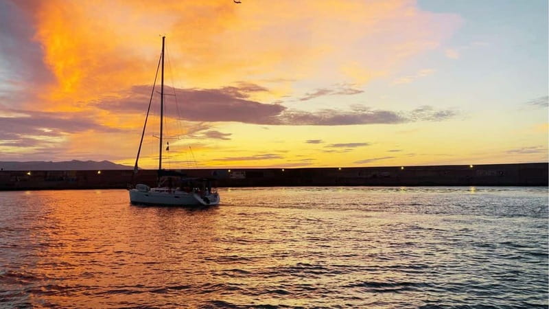 Heraklion: Dia Island Sunset Boat Tour with Dinner - The Mediterranean Feast on Deck