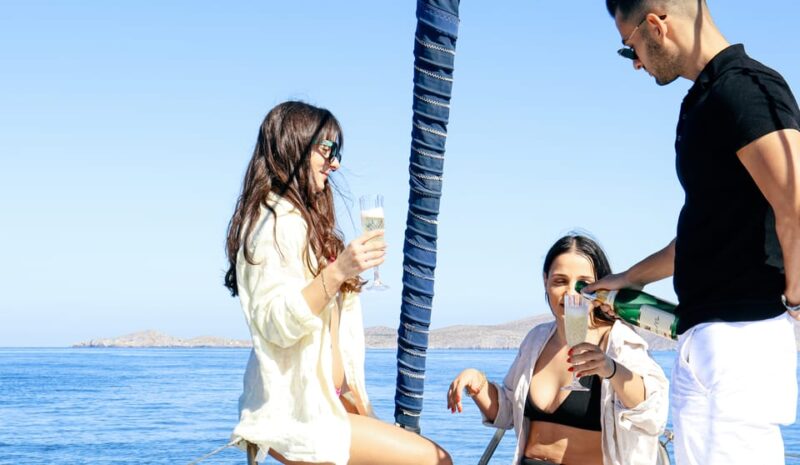 Heraklion: Dia Island Ultimate Catamaran Cruise with Meal - Starting Point at Heraklion Old Venetian Port