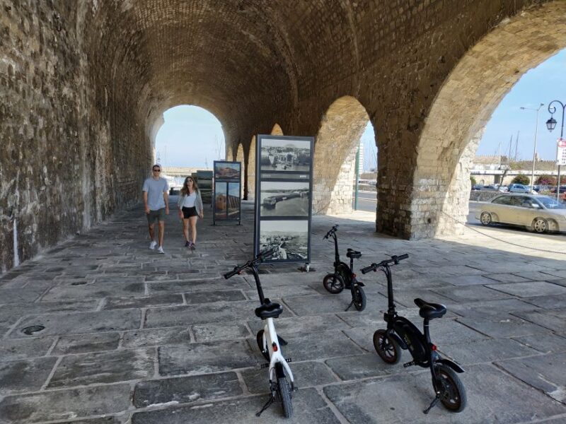 Heraklion: Ecobike Sightseeing Tour with Greek Meze - End with a Greek Meze Tasting in the City Center