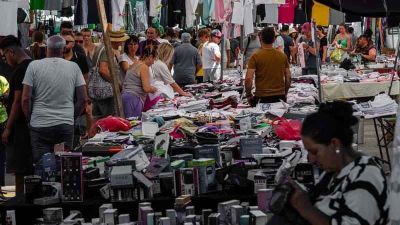 Heraklion: Heraklion Market & CretAquarium *SKIP The Line - Heraklion’s Historic Landmarks and Urban Atmosphere