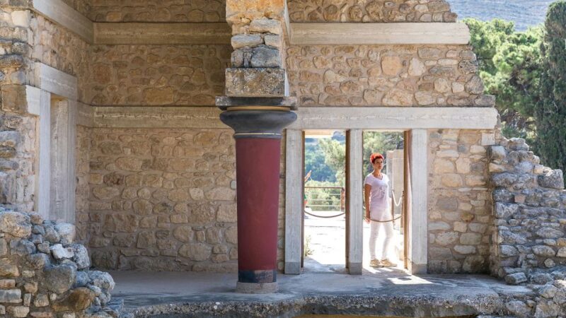 Heraklion: Knossos Private Guided Tour & Skip-the-Line Entry - Meeting Point and Practical Logistics