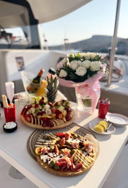 Heraklion: Private Sunset Catamaran Cruise to Dia with Wine - Who Would Find This Cruise Most Suitable?