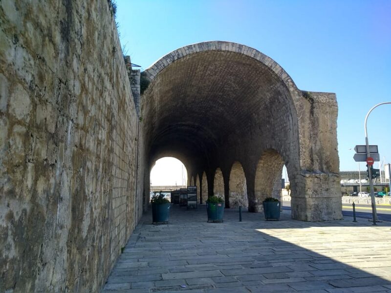 Heraklion: Sightseeing Tour with Greek Meze - Key Points