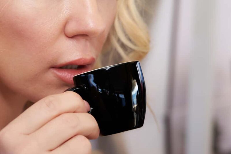 Heraklion: Sunset Luxury Cruise with Sushi and Open Bar - Delicious Sushi and Refreshing Drinks on Deck