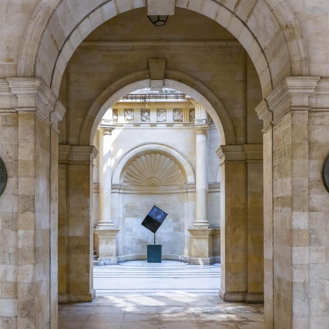 Heraklion: Walking city tour & Wine tasting - Kroinarou Square: A Cultural and Visual Highlight