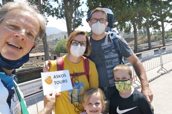 Herculaneum kids friendly tour - Visiting Casa dei Cervi: Deer Statues and Peristyle