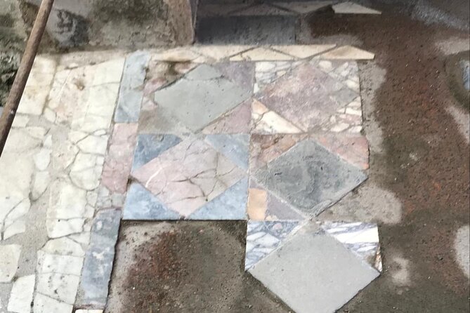 Herculaneum - Private Tour (skip-the-line admission included) - The Experience from Pompeiify