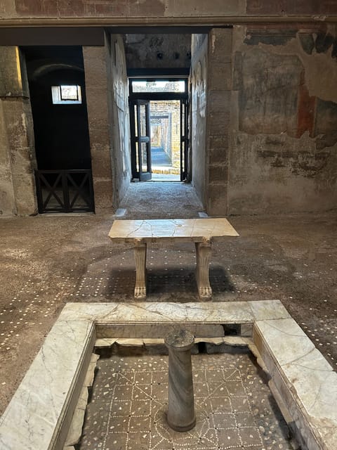 Herculaneum - Small Group Tour (admission included) - Key Points