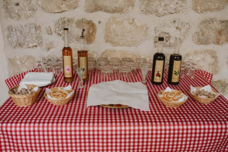 Heritage Tour and Painting Workshop in a Monastery - Tasting Dalmatian Delicacies and Unlimited Local Wine