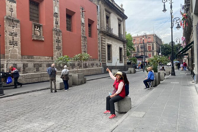 Heroines and Villains in the History of New Spain - The Role of Nuns and Sor Juana at the Catedral Metropolitana