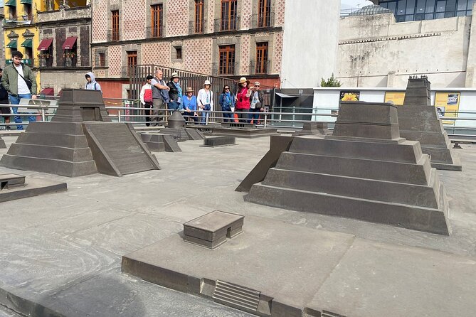 Heroines and Villains in the History of New Spain - The Cultural Significance of the Calmecac and Indigenous Education