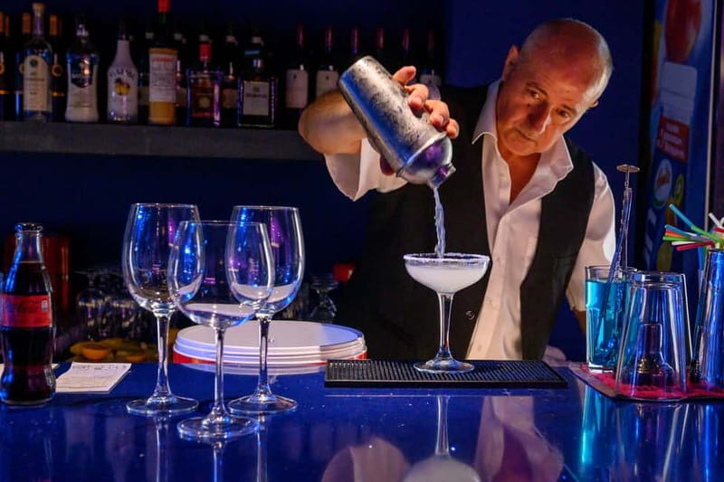 Hersonissos: Spectacular Dinner Show Ticket - The Venue and Its Cutting-Edge Technology in Hersonissos