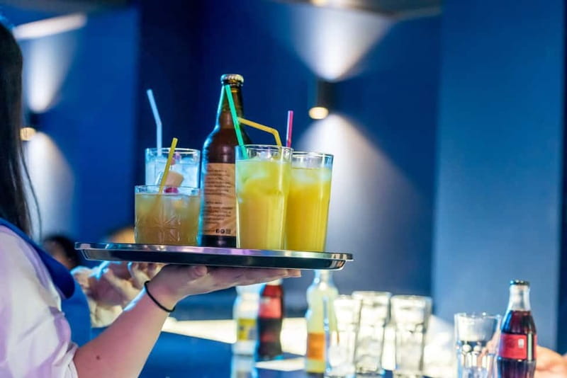 Hersonissos: Spectacular Dinner Show Ticket - What’s on the Menu: 4-Course Dinner and Beverage Options