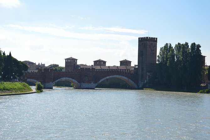 Hidden and fascinating Verona - 3 hour private walking tour - Dante’s Statue and the Palazzo dei Signori