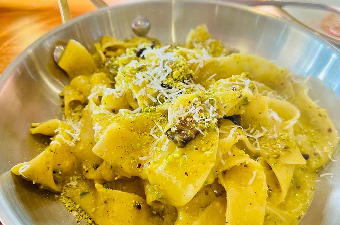 Hidden Authentic Italian Gems in Naples Food Tour - Meeting the Chefs and Owners of Naples Family Eateries