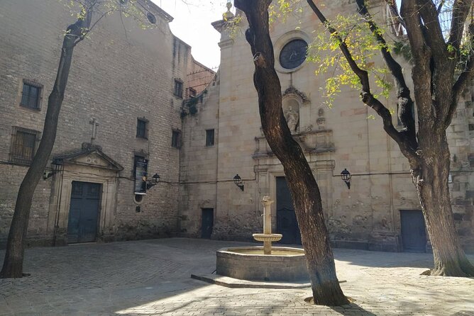 Hidden Barcelona - The Pont del Bisbe: Barcelona’s Architectural Icon