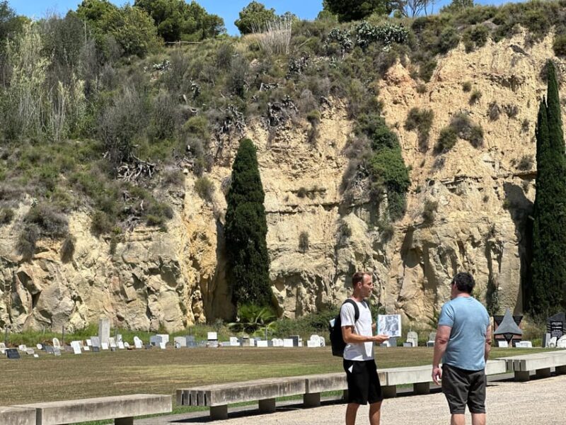 Hidden Barcelona: Montjuïc Cemetery Walking Tour - Visiting the Tombs of Notable Figures