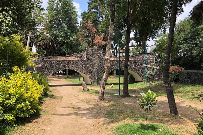 Hidden Gems of Mexico City: Exploration Game and Tour - Discovering Tagle Park and Local History