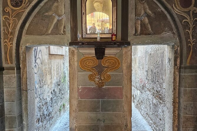 Hidden Gems of Rome Walking Tour - Starting at Campo de Fiori and exploring Rome’s lively market square