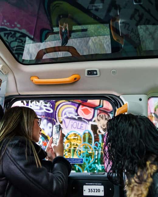 Hidden Gems Tour  Iconic London Taxi Tour - The Poignant Crossbones Graveyard and Literary Inspiration