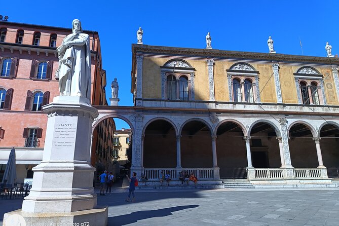 Hidden Verona Early birds tour-2hour private walking tour - Strolling Along Verona’s Pink Marble Pavement