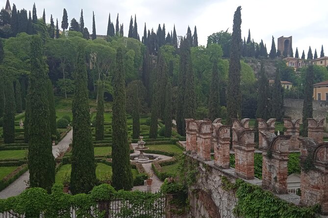 Hidden Verona & Giusti Garden- 3 hour private walking tour - Discovering the Arche Scaligere and the Giusti Family’s History