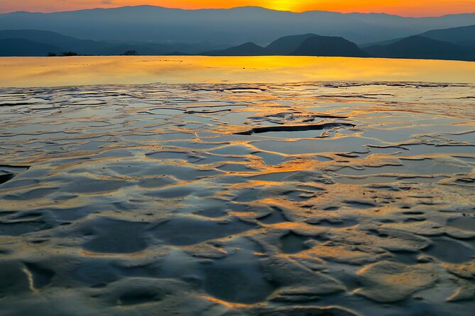 Hierve El Agua Sunrise and Overnight Camping Experience - Breakfast and the Full Circuit Hike Around Hierve el Agua