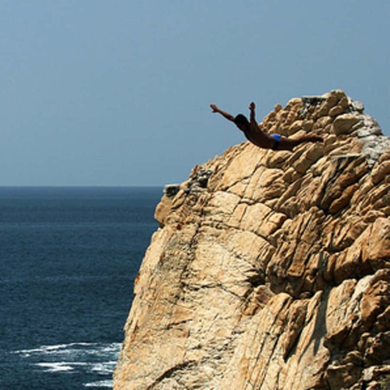 High Cliff Divers of Acapulco - Key Points