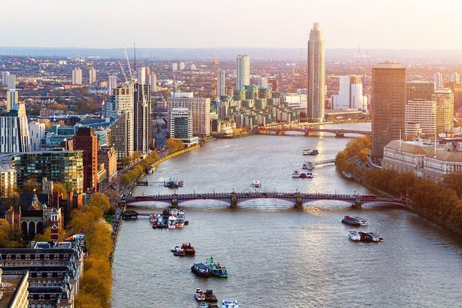High-Speed Thames River Speedboat in London - Speeding Through Canary Wharf and Docklands