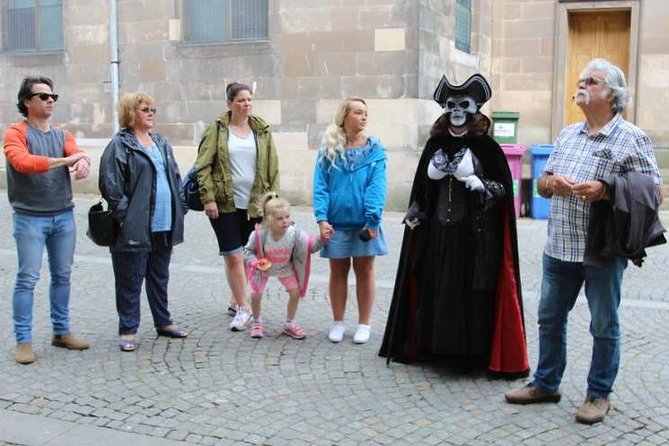 High Street Graveyard Tour - The Guide’s Storytelling Style: Passionate and Authentic