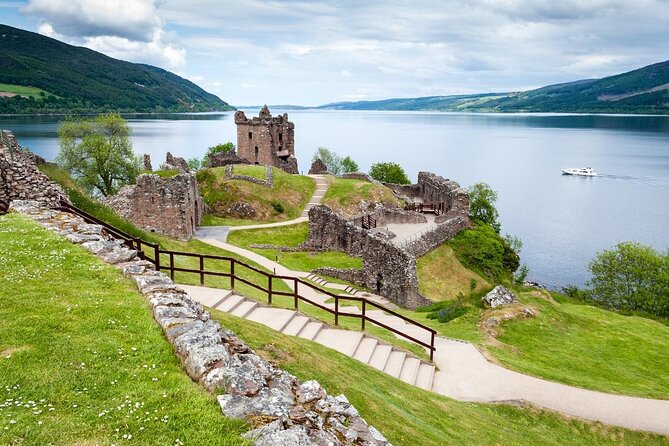 Highland Mystique and Hogwarts Private Journey from Inverness - Visiting Urquhart Castle: Scotland’s Famous Ruins