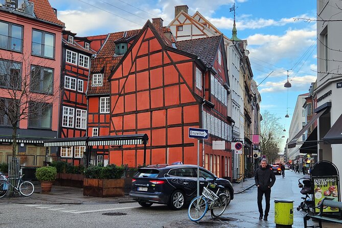 Highlights & Hidden Gems: Discover Old Copenhagen in two hours - Visiting Christiansborg Palace from Outside
