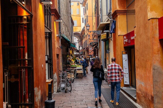 Highlights & Hidden Gems With Locals: Best of Bologna Private Tour - Discovering Bologna’s Piazza Maggiore and Its Medieval Charm